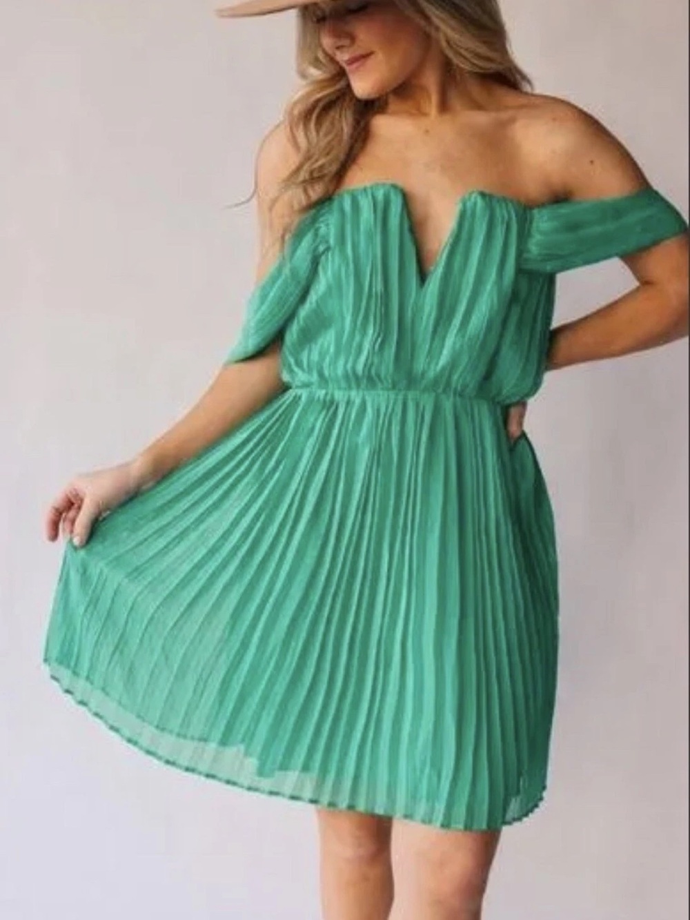 NWT DO+BE Green Pleated Dress Size Medium